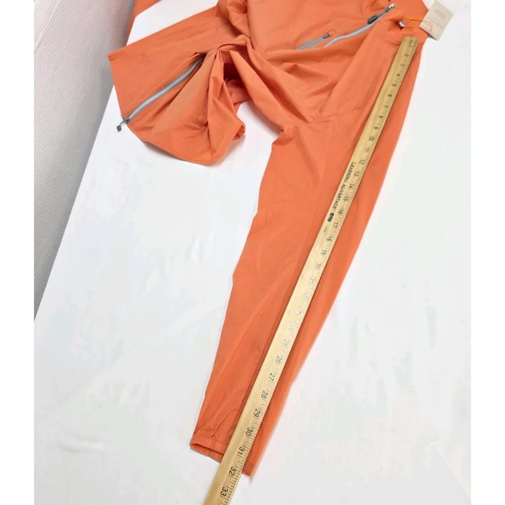 Quiet Luxury NWT Peter Millar Hyperlight Gust Jacket Men’s M Orange Windproof - Picture 9 of 14